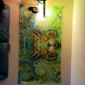 Tapestry with unfinished edges